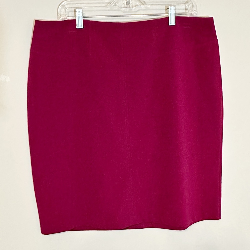 NWT New York and Co (size 18) Dark Fuchsia skirt with slit